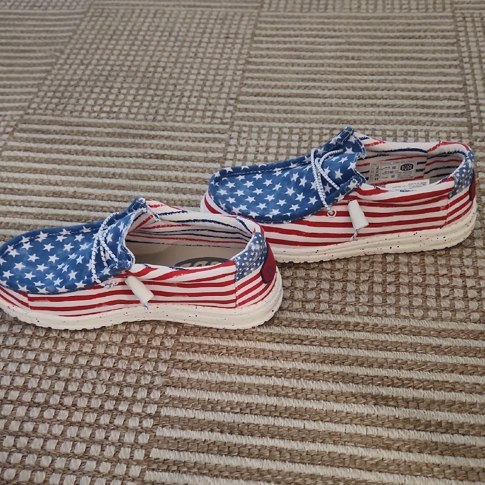Hey Dude Womns  Stars and Stripes Sneakers - Picture 7 of 7